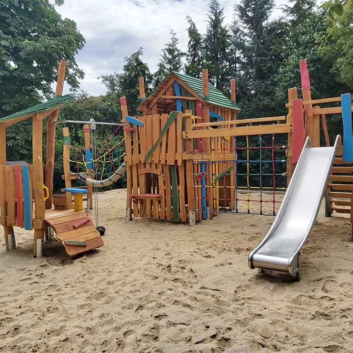 Spielanlage "Gera" mit Edelstahlrutsche