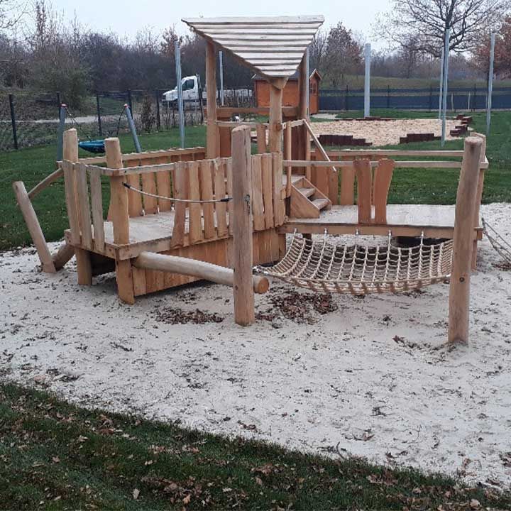 Spielanlage "Bullerbü" mit Edelstahlrutsche