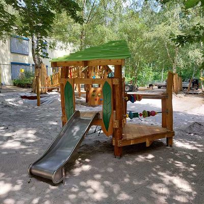 Minikrabbelturm „Weimar“ mit Edelstahlrutsche, Ansicht 3