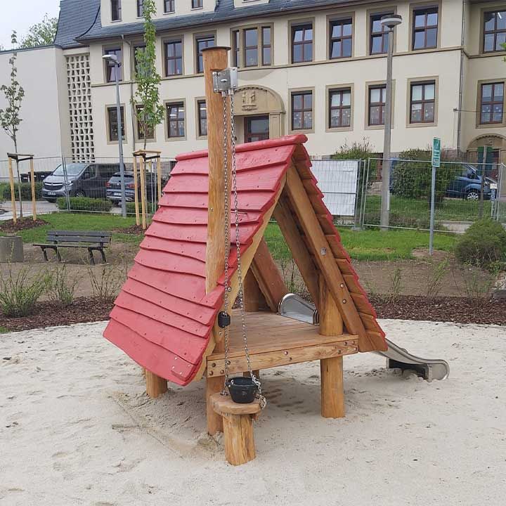 Spielhaus "Köthensdorf" mit Edelstahlrutsche